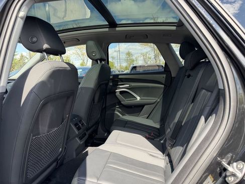 Used 2025 Audi Q5 Premium w/ Convenience Package AWD/4WD image 23