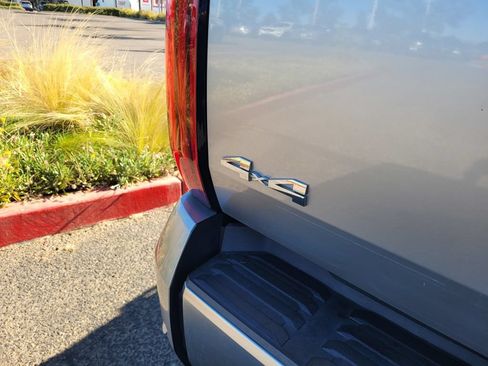 Used 2023 Toyota Tundra Limited AWD/4WD image 6