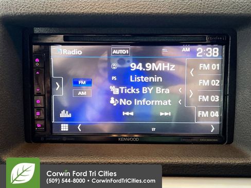 Used 2004 Chevrolet SSR w/ Preferred Equipment Group image 20