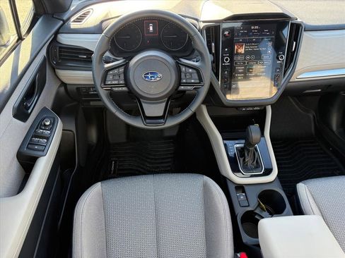 Used 2025 Subaru Forester Premium w/ Convenience Package #2 image 23