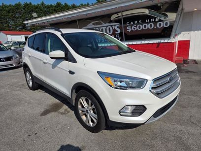 Used 2018 Ford Escape SE w/ SE Sync 3 Package