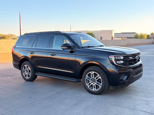 Used 2025 Ford Expedition Active AWD/4WD image 5