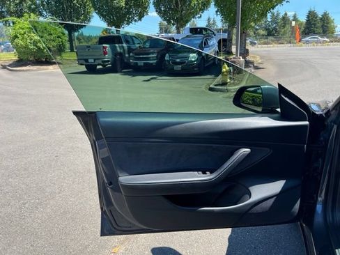 Used 2021 Tesla Model 3 Long Range AWD/4WD image 16