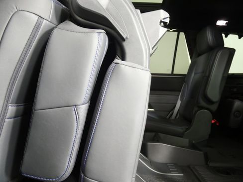 Used 2025 Toyota Sequoia Platinum image 18