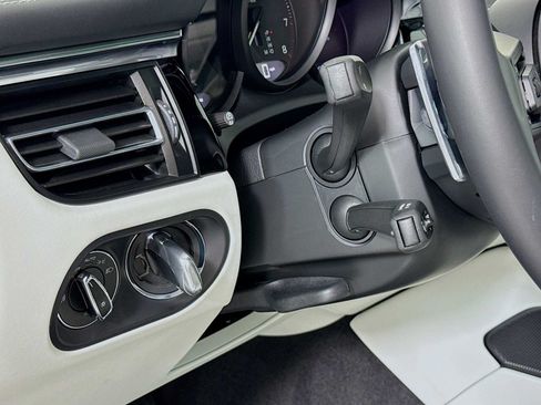 Certified 2026 Porsche Macan AWD/4WD image 14
