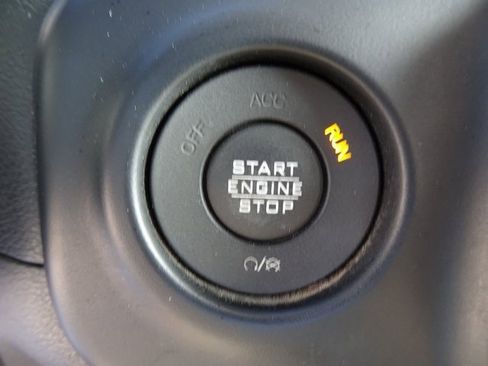 Used 2022 Jeep Wrangler Unlimited Sahara w/ Cold Weather Group image 25