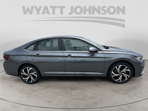 New 2025 Volkswagen Jetta SEL image 6