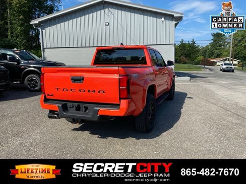 Used 2024 Toyota Tacoma TRD Sport AWD/4WD image 5