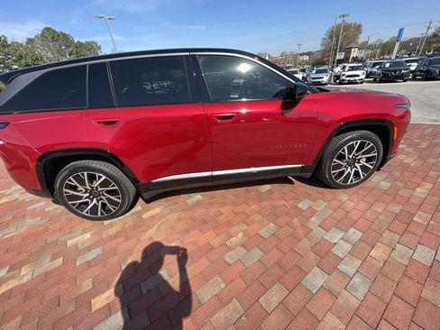 Used 2025 Jeep Wagoneer S Limited image 19