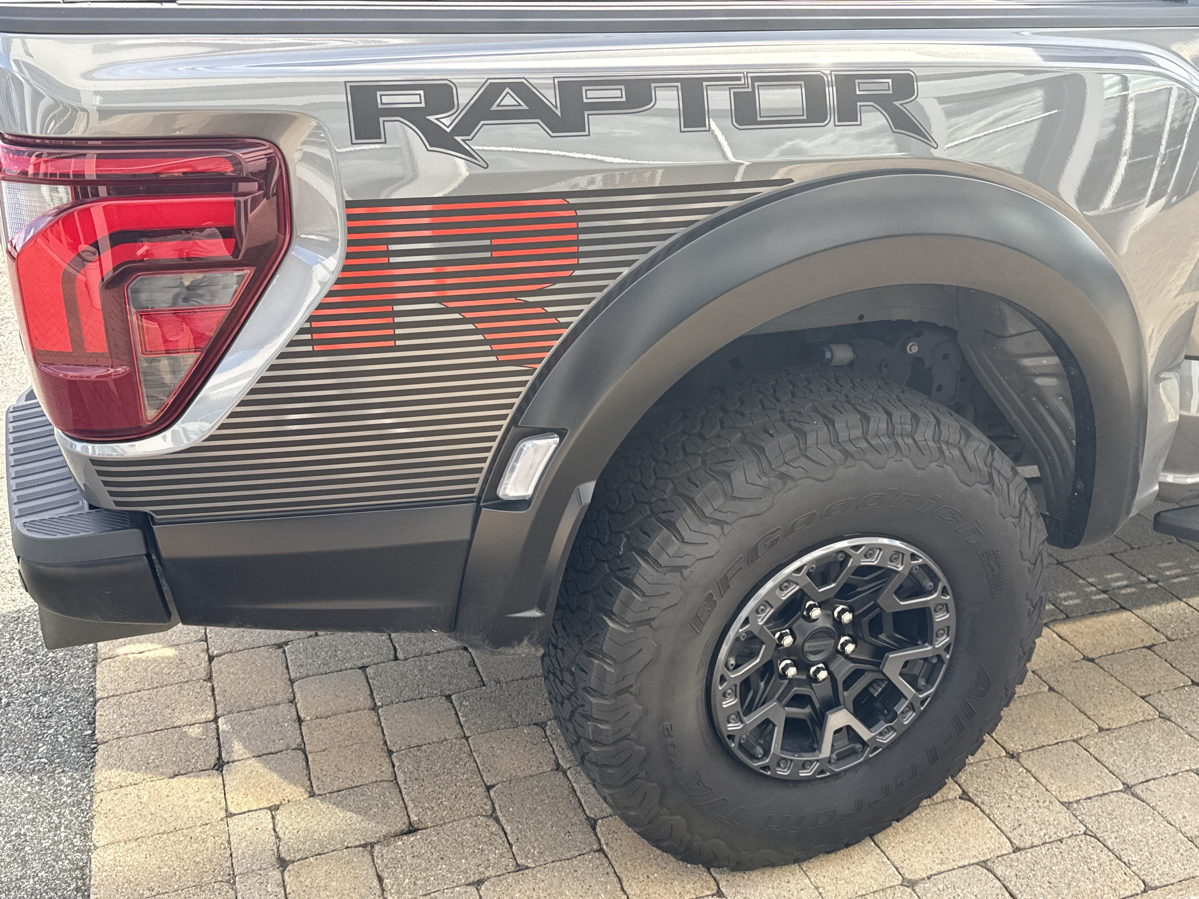 Used 2024 Ford F150 Raptor w/ Equipment Group 803A Raptor R AWD/4WD image 32