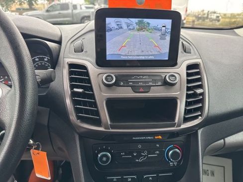Used 2022 Ford Transit Connect XL image 5