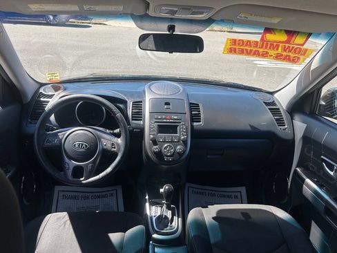 Used 2012 Kia Soul + FWD image 12