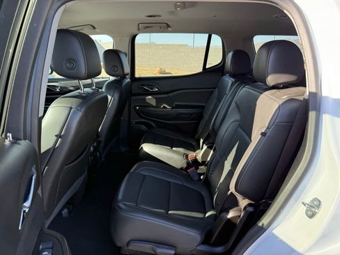 Used 2023 GMC Acadia SLT image 20