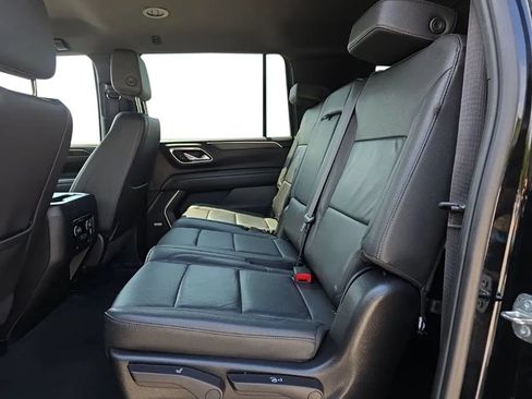 Used 2024 Chevrolet Suburban LT AWD/4WD image 15