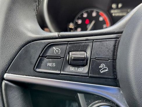 Used 2018 Alfa Romeo Stelvio AWD image 21