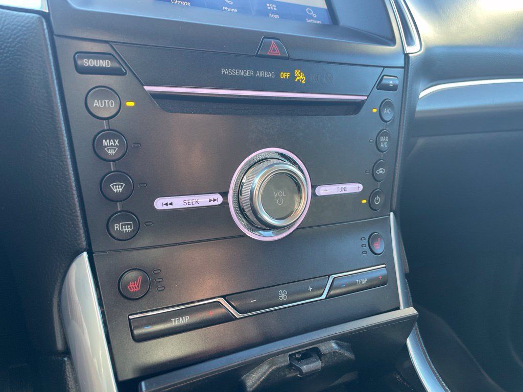 Used 2019 Ford Edge Titanium AWD/4WD image 32