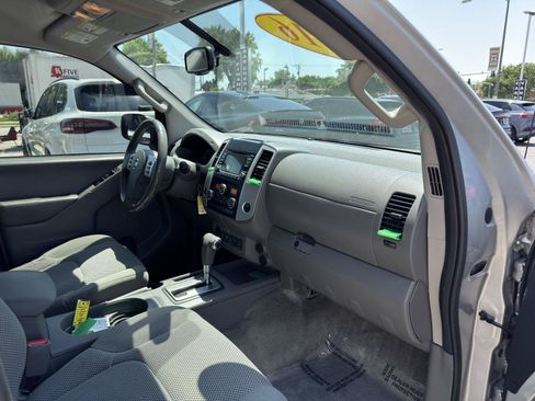 Used 2016 Nissan Frontier SV w/ SV Value Truck Package RWD image 38