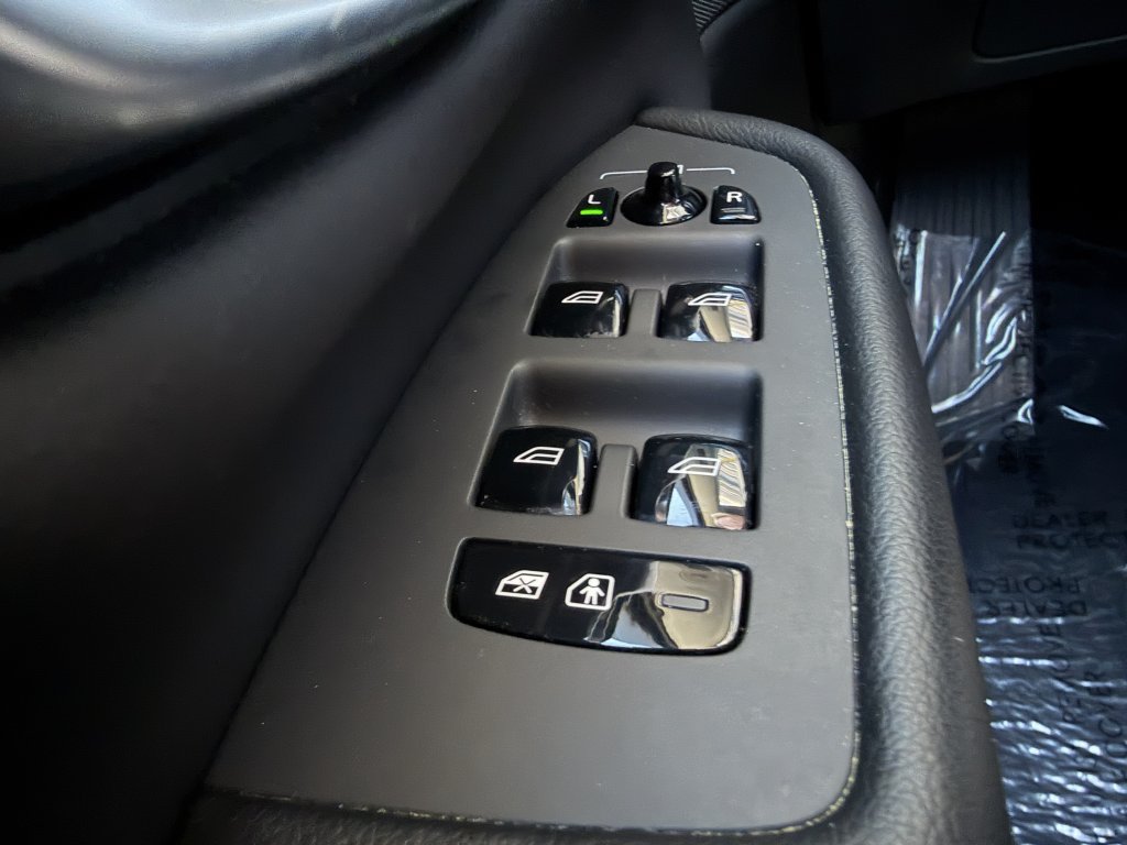 Used 2023 Volvo XC90 B5 Core w/ Protection Package AWD/4WD image 26