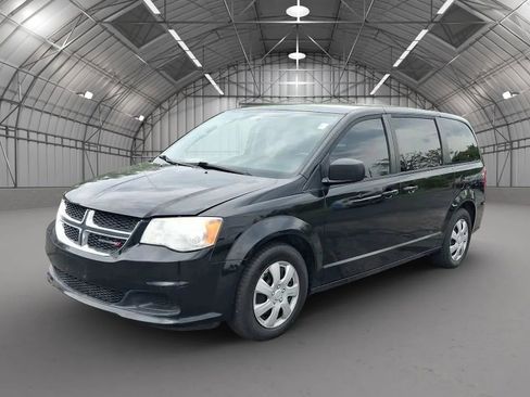 Used 2018 Dodge Grand Caravan SE w/ UConnect Hands-Free Group FWD image 3