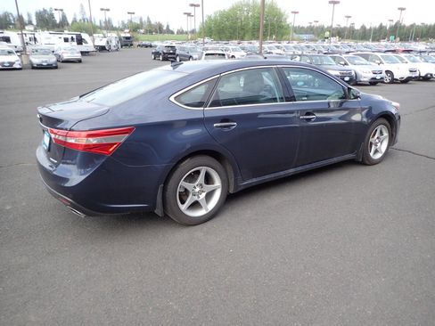 Used 2015 Toyota Avalon Limited FWD image 5
