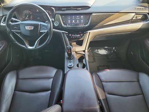 Used 2022 Cadillac XT6 Premium Luxury FWD image 18