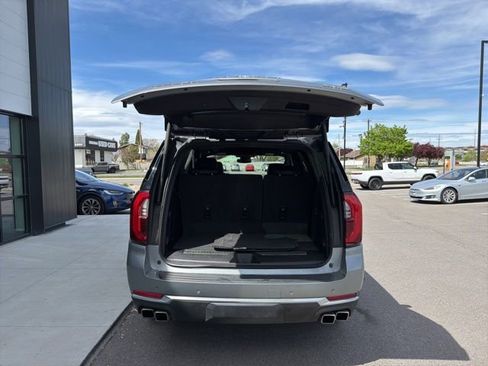 Used 2025 GMC Yukon Denali AWD/4WD image 8