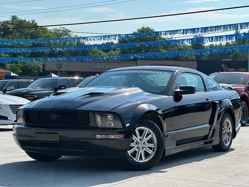 Used 2007 Ford Mustang Coupe RWD image 3