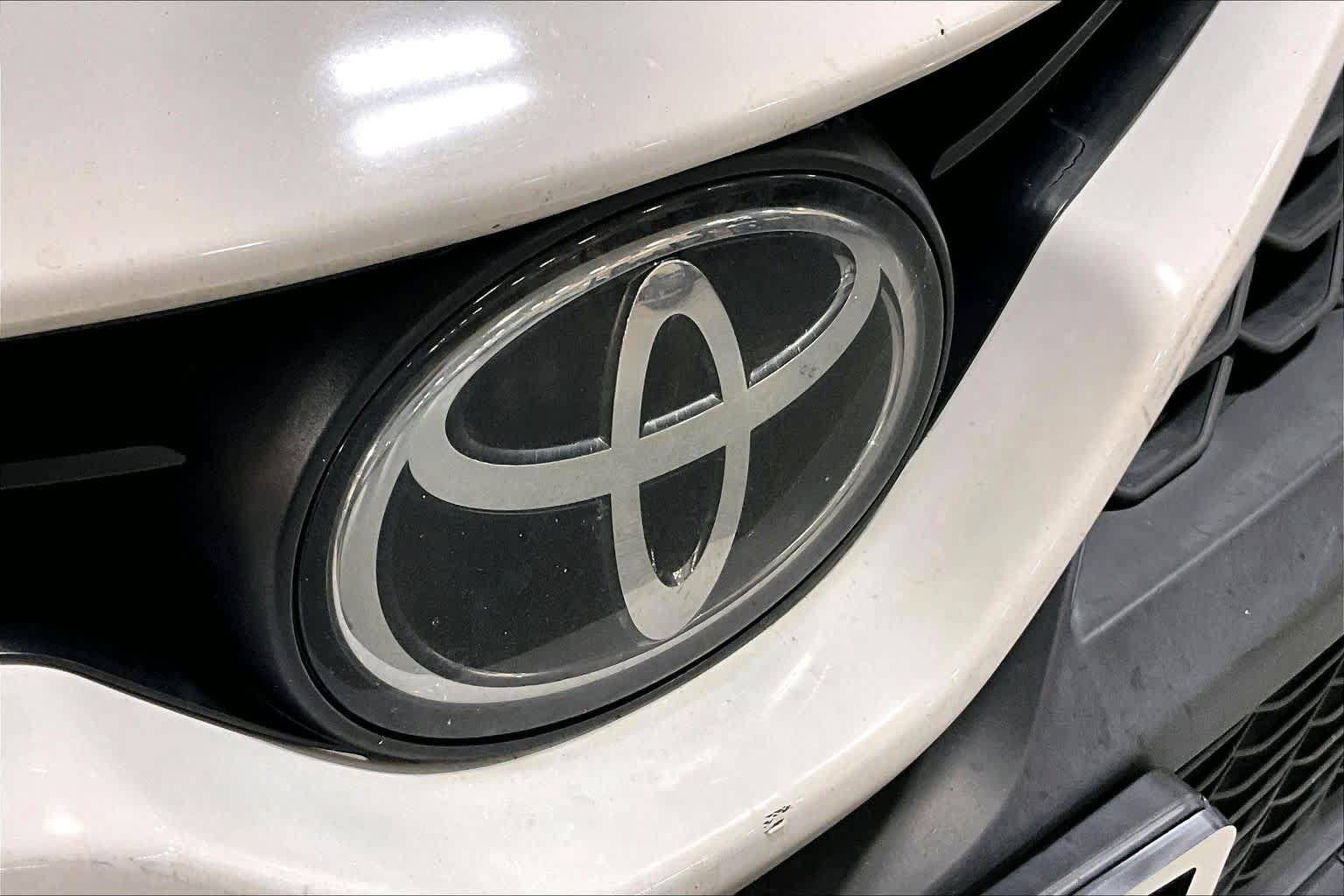 Used 2023 Toyota Camry SE FWD image 30