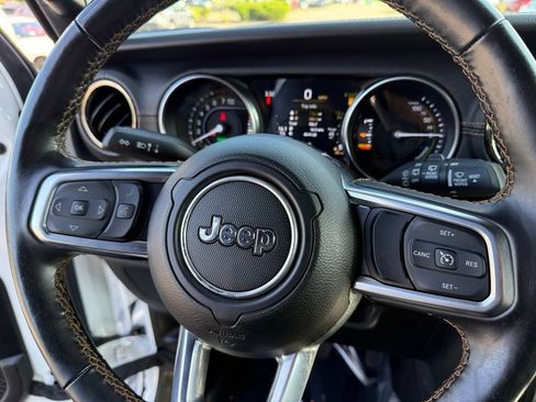 Used 2023 Jeep Wrangler Unlimited Sahara AWD/4WD image 23