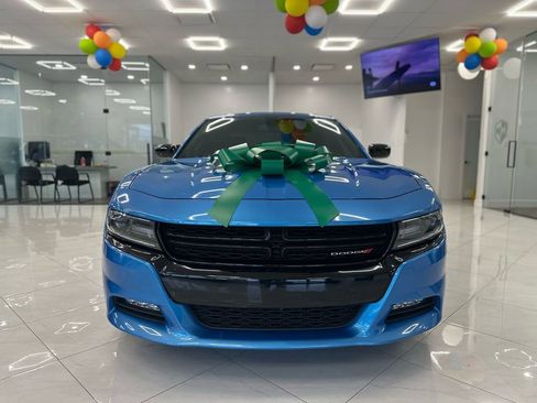 Used 2018 Dodge Charger R/T w/ Plus Group image 2