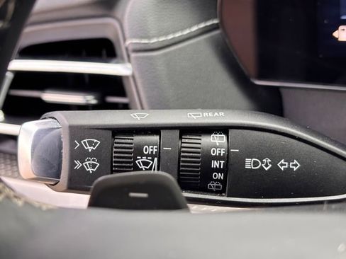 Used 2025 Chevrolet Traverse LT image 15