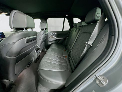 Used 2024 BMW X5 sDrive40i w/ Premium Package image 29