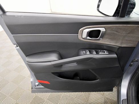 Certified 2023 Kia Sorento S w/ Panoramic Sunroof Package image 13