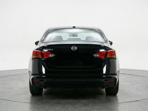 Used 2025 Nissan Altima 2.5 SV FWD image 7