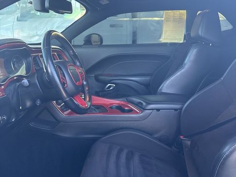 Used 2019 Dodge Challenger R/T w/ Plus Package image 5