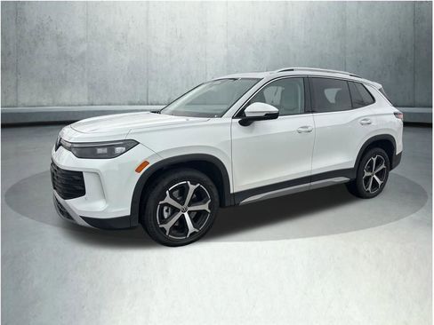 Used 2025 Volkswagen Tiguan SE w/ Panoramic Sunroof Package image 1