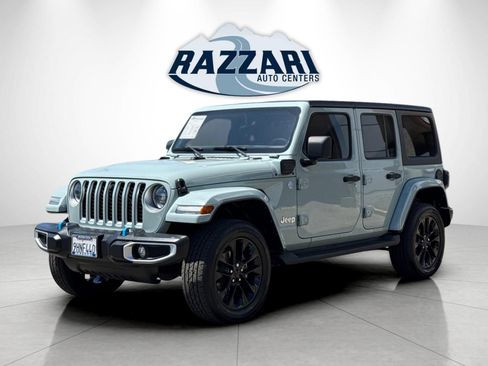 Used 2023 Jeep Wrangler Unlimited Sahara w/ Dual Top Group AWD/4WD image 7