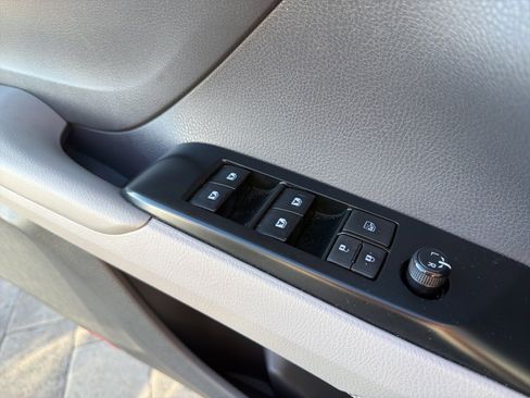 Used 2020 Toyota Camry LE image 65