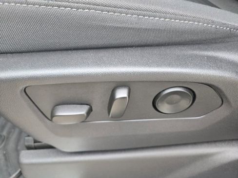 Used 2024 GMC Sierra 1500 SLE image 11