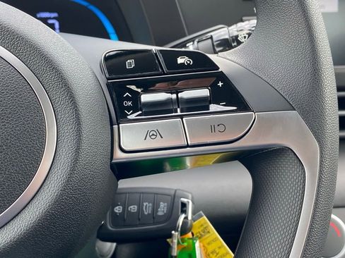 New 2026 Hyundai Elantra SE FWD image 18