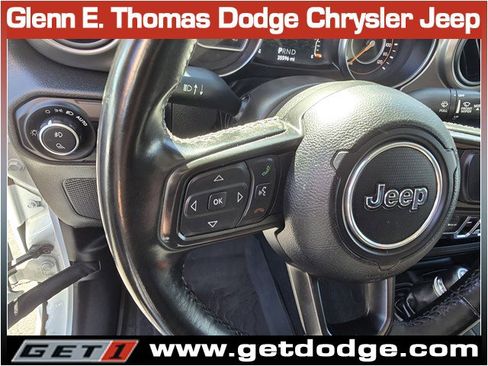 Certified 2022 Jeep Gladiator Willys image 20