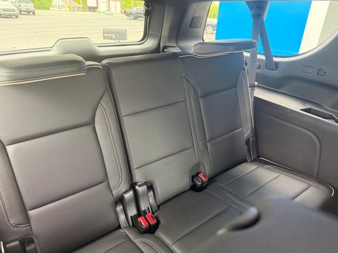 Used 2021 GMC Yukon XL SLT w/ SLT Premium Package AWD/4WD image 9