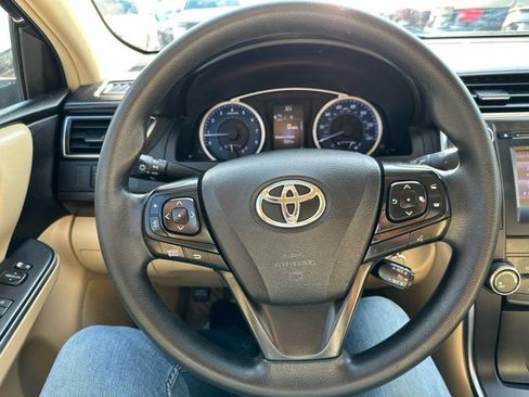 Used 2017 Toyota Camry LE FWD image 16