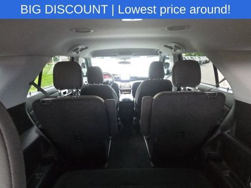 Used 2023 Ford Explorer XLT AWD/4WD image 14