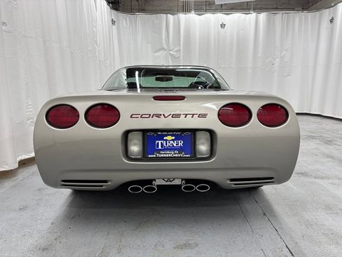 Used 2001 Chevrolet Corvette Coupe w/ Preferred Equipment Group1 image 4