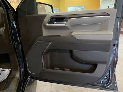 Used 2025 GMC Sierra 1500 SLT image 18