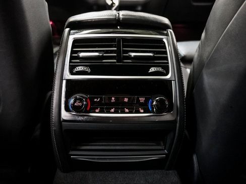 Used 2016 BMW 750i xDrive image 13