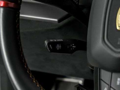 Used 2023 Lamborghini Urus Performante image 36