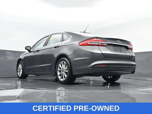 Used 2017 Ford Fusion SE FWD image 25