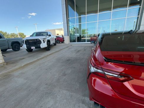 Used 2021 Toyota Camry XSE w/ Navigation Package FWD image 6